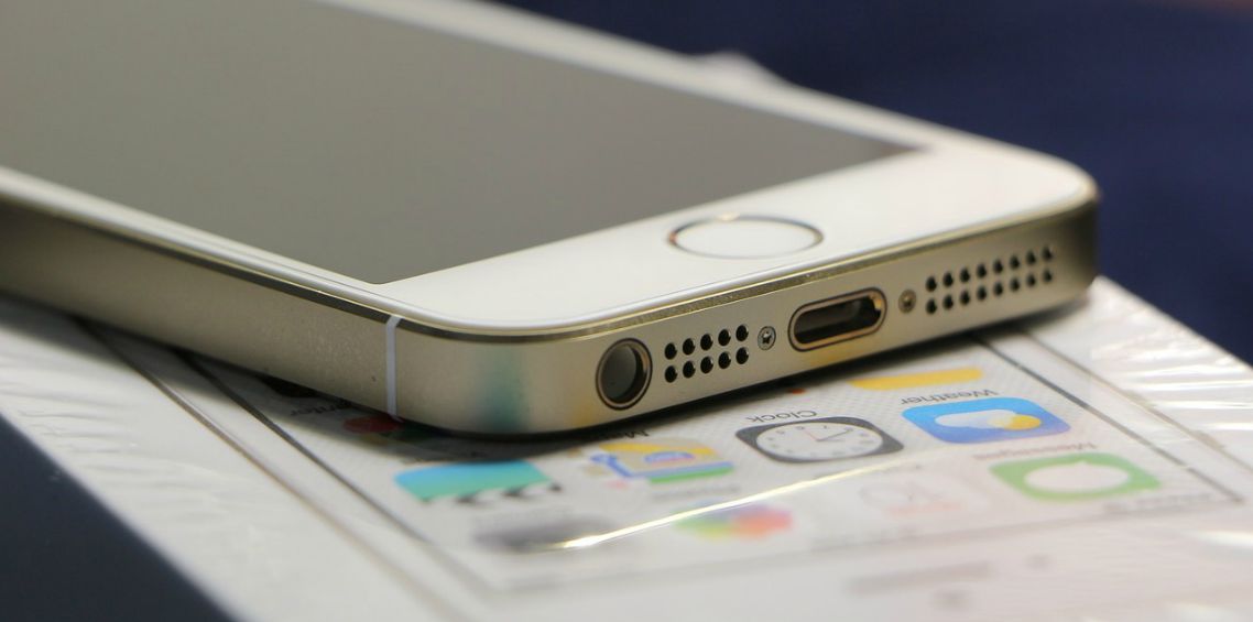 Witte iPhone 5 zonder hoesje